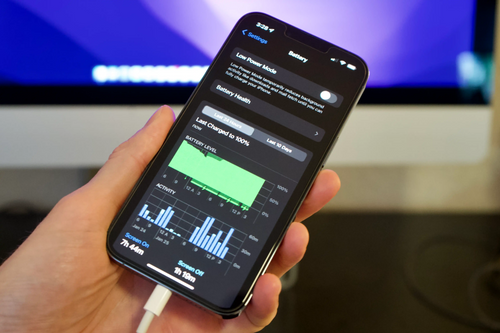 iPhone 15 Pro & 15 Pro Maxのバッテリーの消耗が早い問題を解決する10の修正