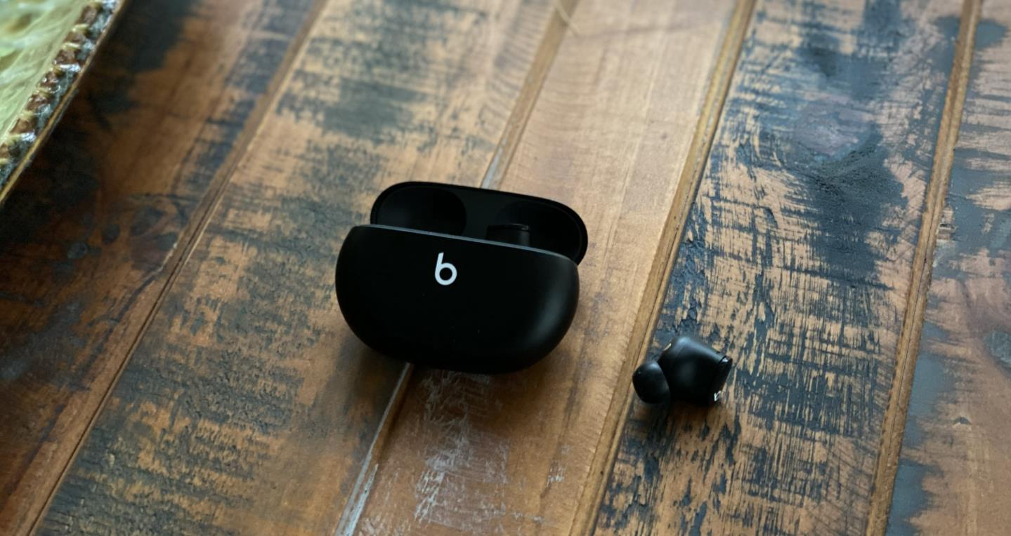 「Beats Studio Buds」「AirPods Pro」比較