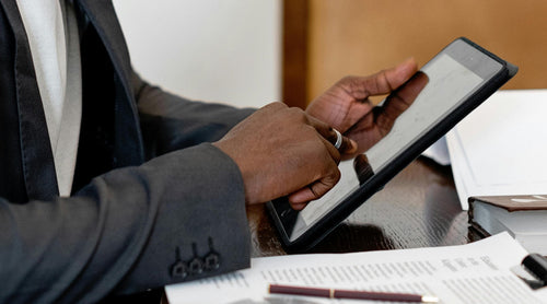 2026 年最新版｜ESR ベストセラーアクセサリー予約ガイド：iPhone 17e/iPad/Galaxy S26 対応